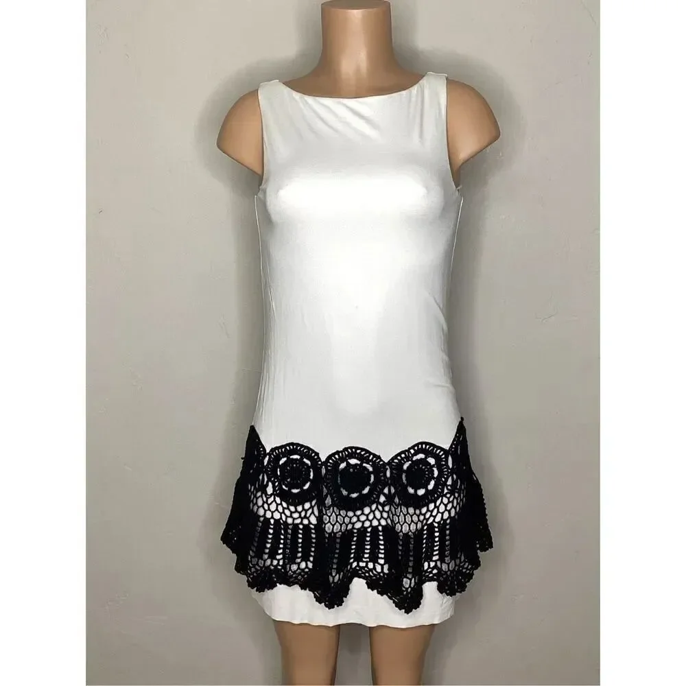 New. Bailey 44 white sleeveless dress with black crochet overlay. Small. Retails